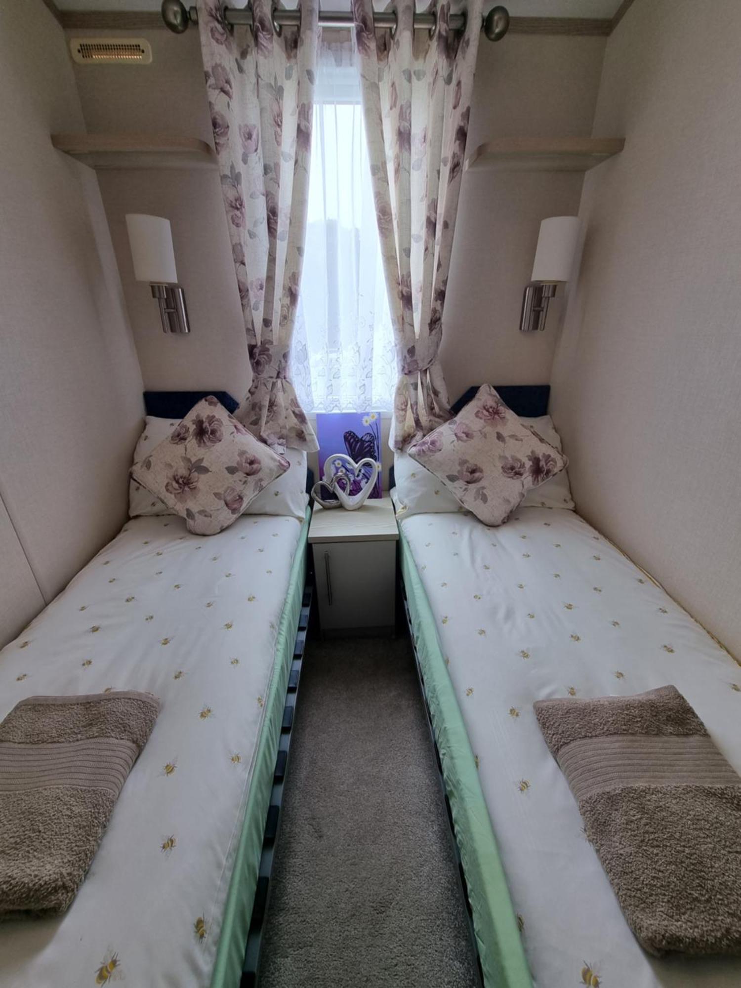 Static Caravan To Hire , Hoburne Devon Bay Hotel Goodrington Eksteriør billede