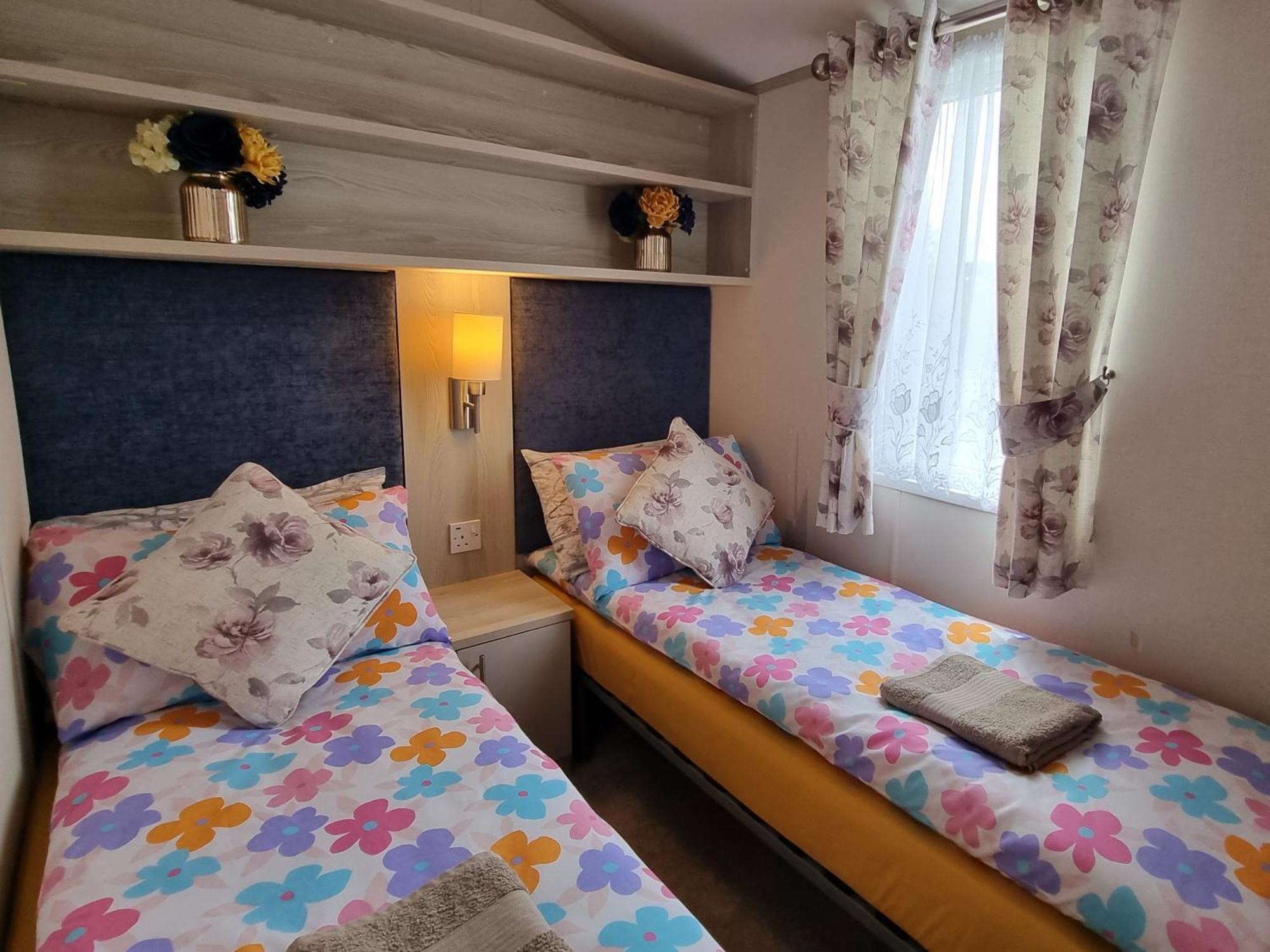 Static Caravan To Hire , Hoburne Devon Bay Hotel Goodrington Eksteriør billede